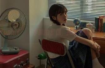 让我们跟随Yuna (윤아)学妹的步伐，探索她的缤纷cos写真世界